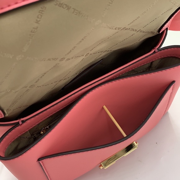 MICHAEL KORS
Cece Medium Flap Faux Leather PKT
Shoulder Satchel Crossbod… - Picture 10 of 16